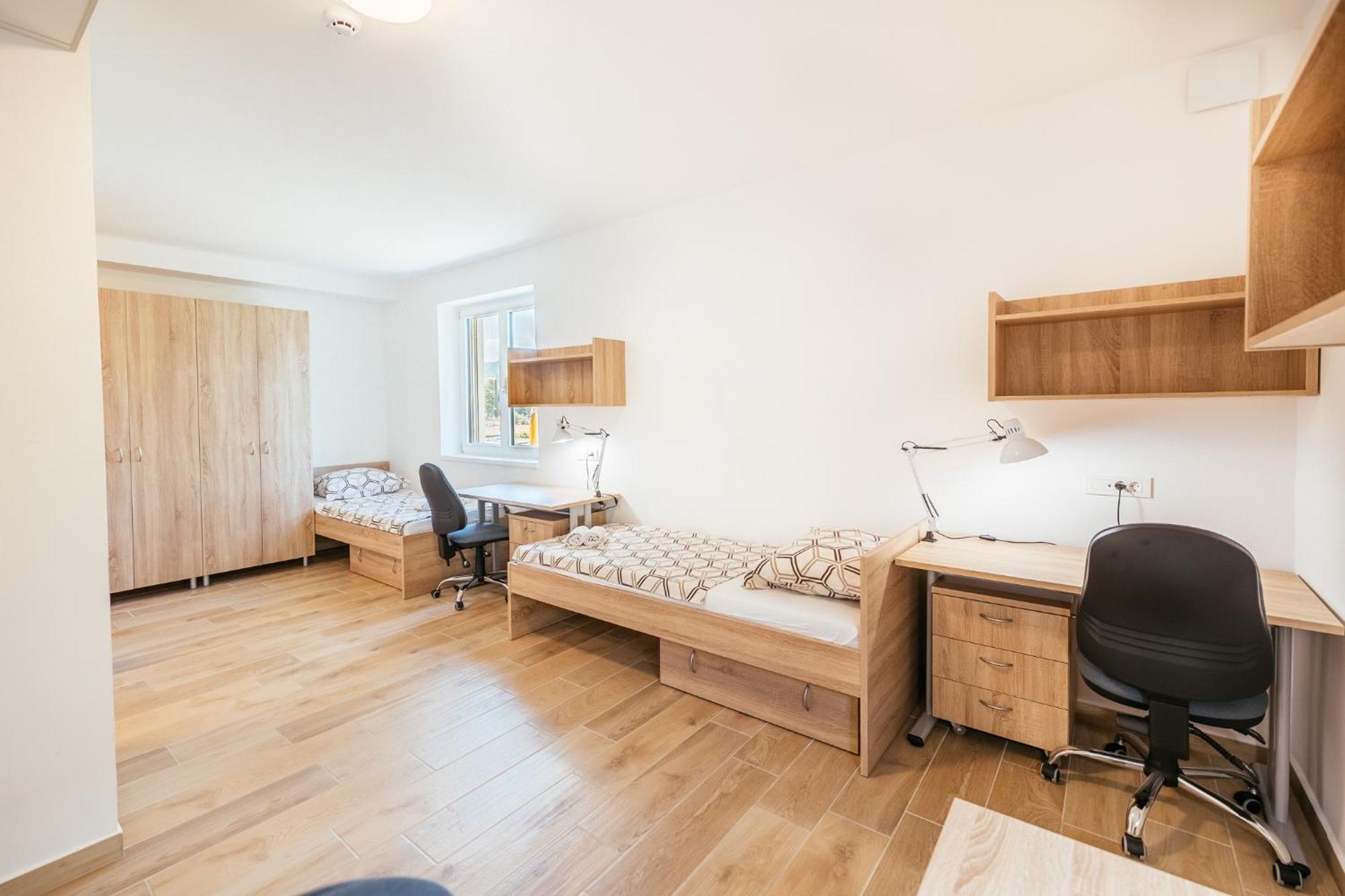 Prenocisca Prisoje Hostel Koper Bagian luar foto