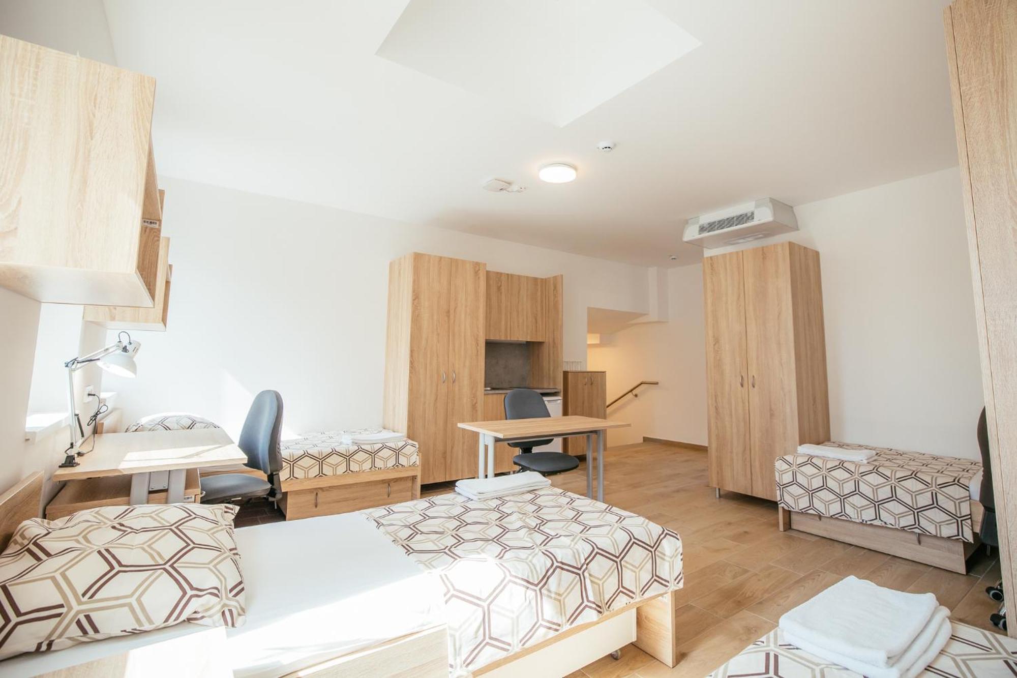 Prenocisca Prisoje Hostel Koper Bagian luar foto