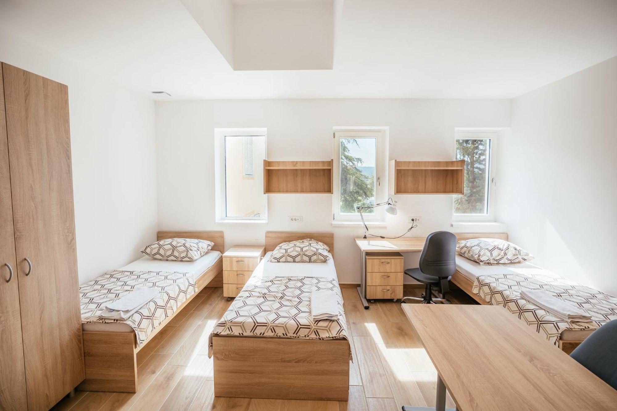 Prenocisca Prisoje Hostel Koper Bagian luar foto