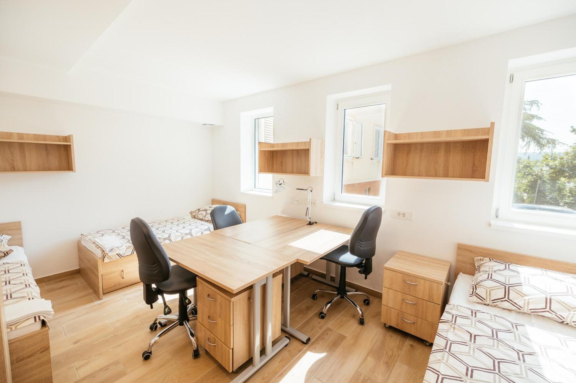 Prenocisca Prisoje Hostel Koper Bagian luar foto