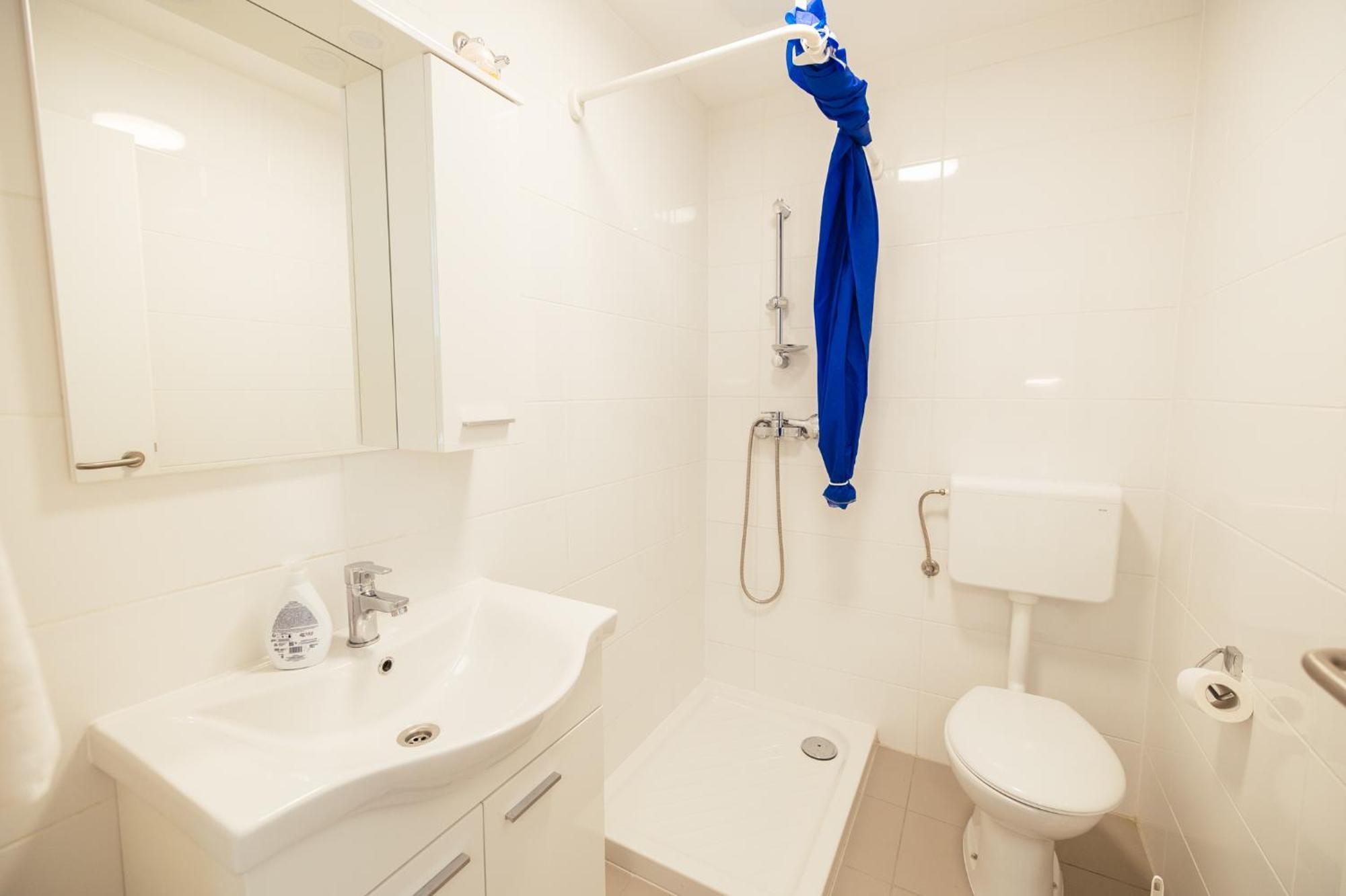 Prenocisca Prisoje Hostel Koper Bagian luar foto