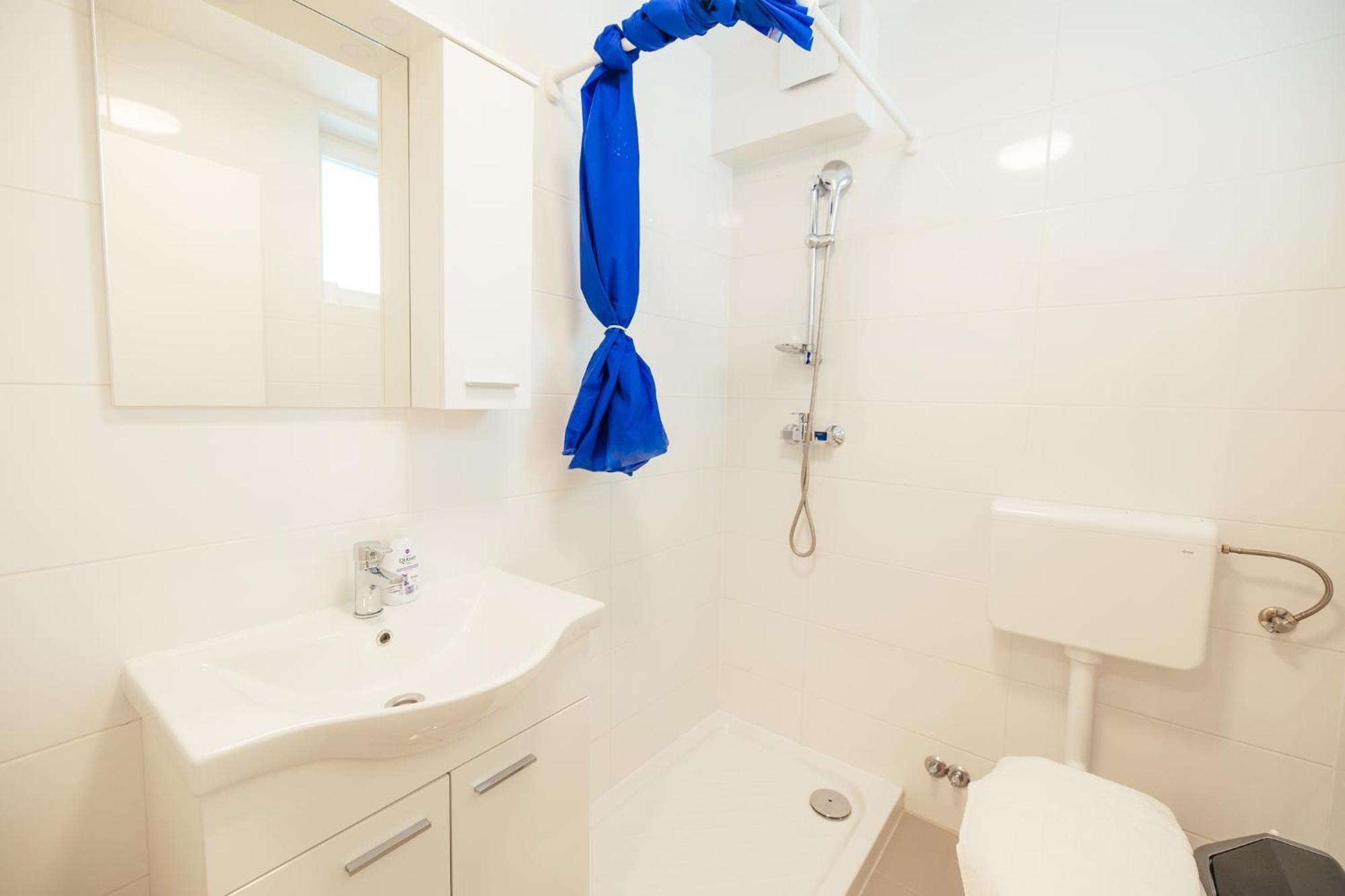 Prenocisca Prisoje Hostel Koper Bagian luar foto