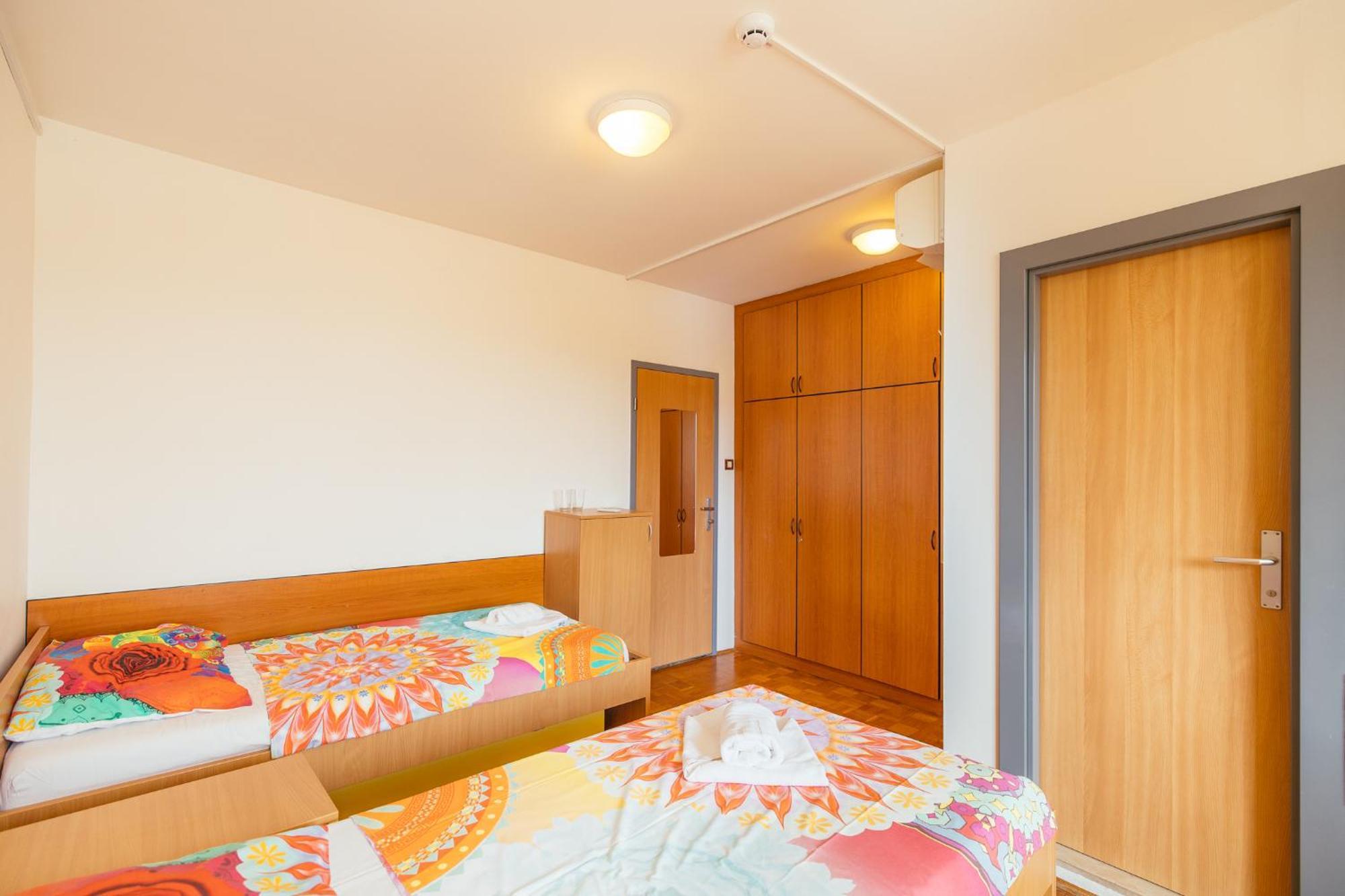 Prenocisca Prisoje Hostel Koper Bagian luar foto