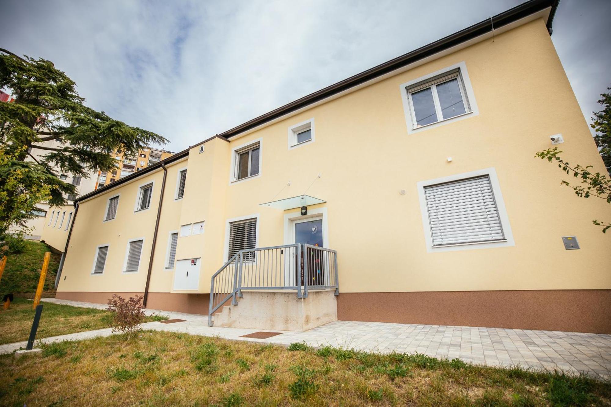 Prenocisca Prisoje Hostel Koper Bagian luar foto