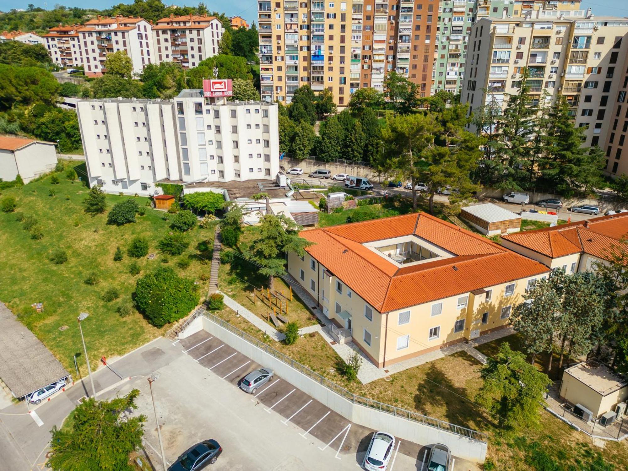 Prenocisca Prisoje Hostel Koper Bagian luar foto